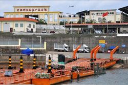 Tạm dừng hoạt động phương tiện thủy vận tải hàng hóa từ Ka Long đi Đông Hưng