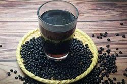 Mỗi ngày một cốc nước đậu đen giá rẻ bèo mà công dụng thế này
