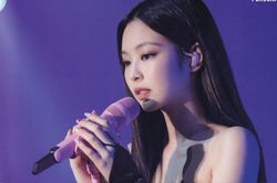 Jennie lại gây xôn xao với thái độ trên sân khấu: Anti-fan lần này liệu có gay gắt?