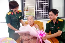Trường Sĩ quan Thông tin tổ chức nhiều hoạt động nhân Ngày Quốc tế phụ nữ