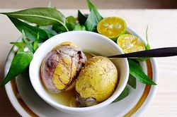 Người đàn ông nhập viện cấp cứu sau bữa ăn trứng vịt lộn