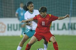 U20 nữ Việt Nam thắng Singapore 11-0