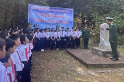 Những tiết học 'đặc biệt' hun đúc tình yêu biên giới