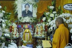 Hàng ngàn người tiễn đưa NSƯT Vũ Linh