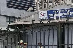 Trung tâm đăng kiểm ở Hà Nội tạo điều kiện vì 'xe tải là nguồn nuôi gia đình'
