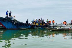 Tìm kiếm 2 vợ chồng nghi mất tích trên sông