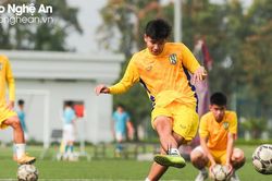 U17 Sông Lam Nghệ An hào hứng tập luyện sẵn sàng cho trận đấu mở màn vòng chung kết U17 Quốc gia