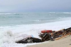 Italy giải cứu hơn 38 người di cư ngoài khơi đảo Lampedusa