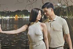 Lệ Quyên cùng bạn trai kém 12 tuổi có cử chỉ đặc biệt trước hàng nghìn người