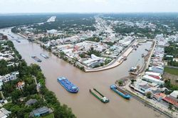 Hạ tầng miền Tây gặp khó