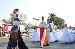 Đa sắc màu Lễ hội đường phố Buôn Ma Thuột
