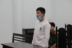 Nhiều lần vào tù