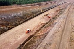 Thiếu vật liệu, cao tốc Bắc - Nam có nguy cơ chậm tiến độ