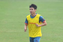U23 Việt Nam làm mẫu cho đàn anh tập bài mới của HLV Troussier