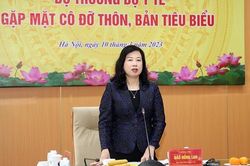 Sẽ xây dựng và thực thi đầy đủ chính sách đãi ngộ với cô đỡ thôn bản