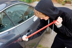 Giới trẻ Mỹ học theo cách trộm ôtô trên mạng