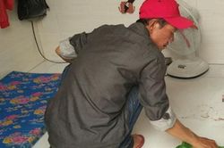 Cha dượng và con gái tử vong bất thường trong phòng trọ
