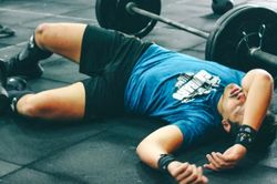 Tập gym bị liệt, đột tử khi chơi thể thao, vì sao?