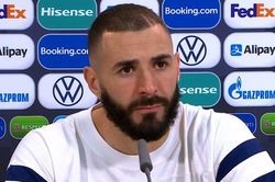 Benzema dùng lời lẽ nặng nề, mắng thẳng mặt HLV tuyển Pháp Dier Deschamps