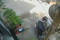 Vào nhà vắt cam đúng 2 phút, người phụ nữ mất luôn chiếc xe 80 triệu