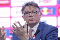 HLV Troussier: 4 tháng chỉ đá 4 trận V.League, phải thay đổi 2 việc lớn vì mục tiêu World Cup