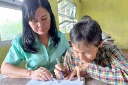 Cán bộ hội làm cô giáo của những học viên tóc bạc nơi cuối trời Tổ quốc