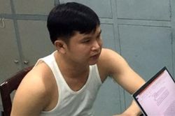 Kẻ dùng xăng khống chế con tin để đòi nợ khai gì với Công an?