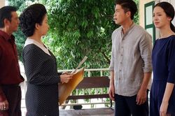Bất chợt về nhà buổi trưa, choáng váng thấy bố chồng đang làm một việc khiến gia đình có thể đổ vỡ