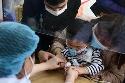 Cảnh báo gia tăng trẻ nhiễm virus RSV gây viêm phổi
