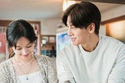 Chồng bỏ công việc lương 20 triệu để đi bán bánh mì dạo