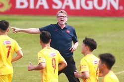 HLV Troussier tiết lộ lối chơi của U23 Việt Nam tại Doha Cup