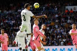 Eder Militao: Chiếc phi cơ trên bầu trời Bernabeu