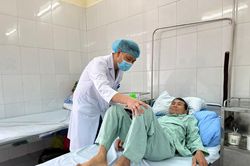 Điều trị thành công bệnh nhân bị u tủy sống thoát nguy cơ liệt
