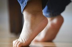 Sự thật phũ phàng về bàn chân số 'sướng'