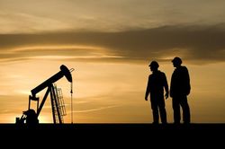Financial Times: Mỹ kêu gọi các thương lái tiếp tục vận chuyển dầu của Nga