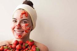Bí quyết làm đẹp da từ quả dâu tây