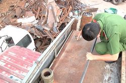 Chiếm đoạt hàng chục tấn phế liệu từ thủ đoạn gắn két nước tự chế bí mật trên xe tải