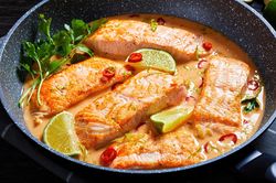 Cà ri cá hồi thơm ngon và giàu dinh dưỡng