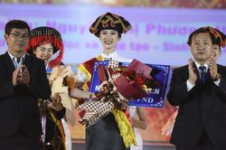 Nguyễn Thị Phương Uyên đăng quang Người đẹp Hoa Ban 2023