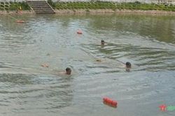 Rèn thể lực ở Lữ đoàn 962