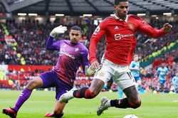 Marcus Rashford nhận chỉ trích dữ dội vì pha ăn vạ lộ liễu