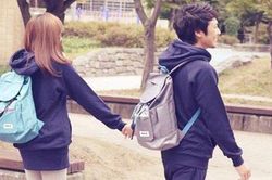 Phát hiện con yêu sớm, cha mẹ nên làm gì?