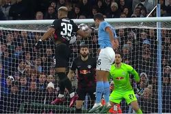 Chuyên gia văng tục vì Man City được hưởng phạt đền khó hiểu ở trận gặp Leipzig