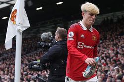 Tin bóng đá MU 15/3: Nhận đòn chuyển nhượng từ Tottenham, lộ mức độ chấn thương Garnacho