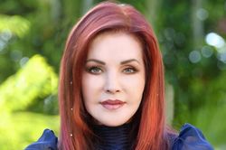 Priscilla Presley – vợ cũ Vua rock bị cháu gái 'cấm cửa' điền trang Graceland của Elvis