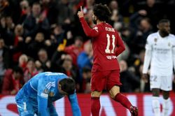 Real Madrid: Khuôn mẫu bị thủng lỗ