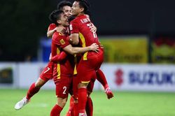 Thái Lan đá giao hữu nhiều, gặp toàn đội mạnh, Việt Nam ngược lại thì dự World Cup thế nào?