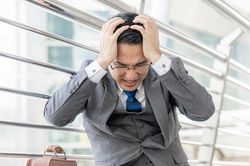 Đột nhiên chóng mặt, bác sĩ nói một câu bệnh nhân òa khóc