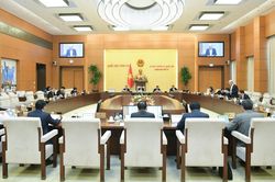 Khai mạc phiên họp thứ 21 của Ủy ban Thường vụ Quốc hội
