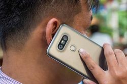 Khi nào các thuê bao sai thông tin bị khóa?